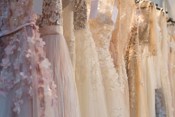 Для каждой невесты самым важным является свадебное платье, которое она выполнит в свой большой день